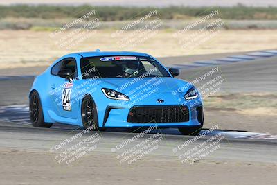 media/Sep-15-2024-Speed Ventures (Sun) [[7a54f7ed2f]]/86 Group/Session 1 (Outside Grapevine)/